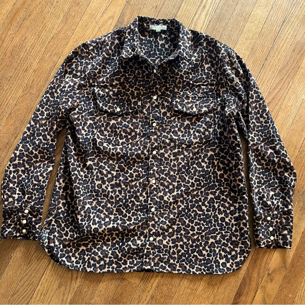 Wishlist Apparel Woman’s Leopard Print Corduroy Shirt Size M/L